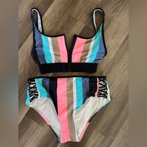 Body Glove Bikini Stripe It Up Rumor Bikini Top SZ M Bottom L